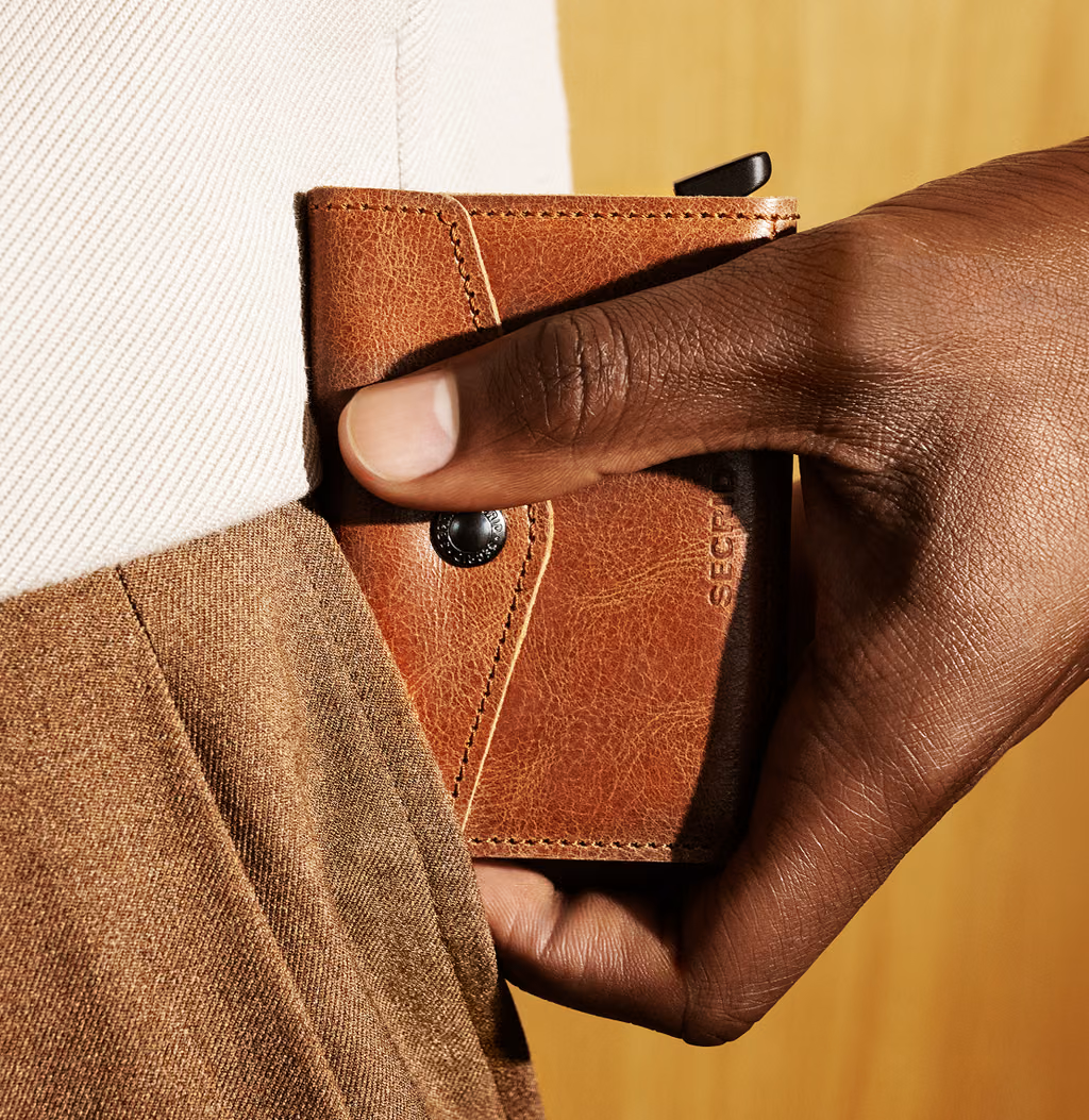 NEW & FEATURED New THE ENVELOPE WALLET